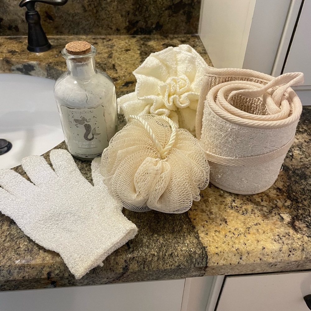 Luxurious Cream Bath Set